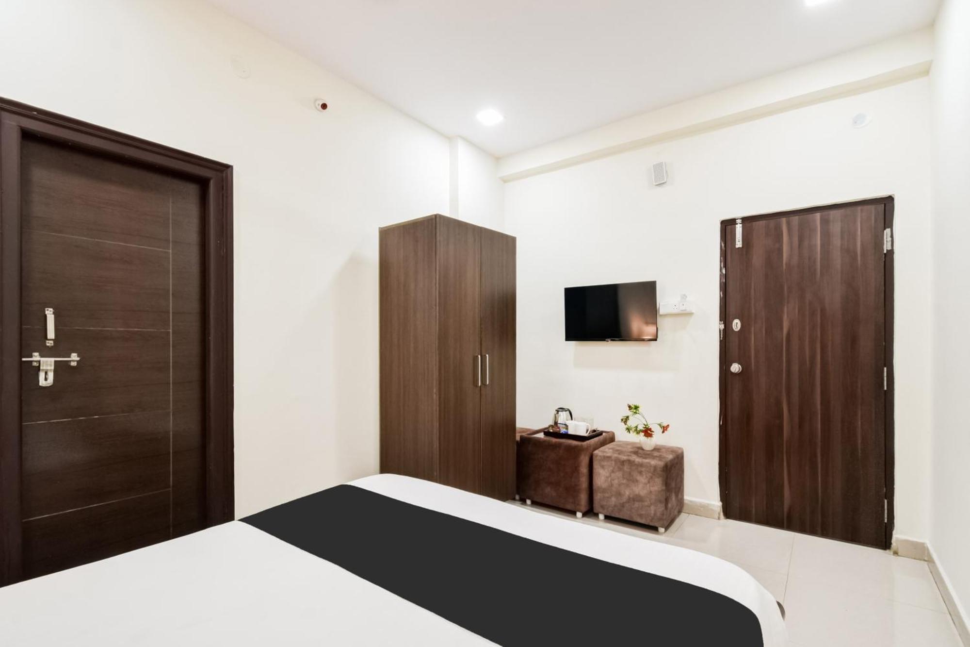 Hotel Super Collection O Madhapur Hyderabad