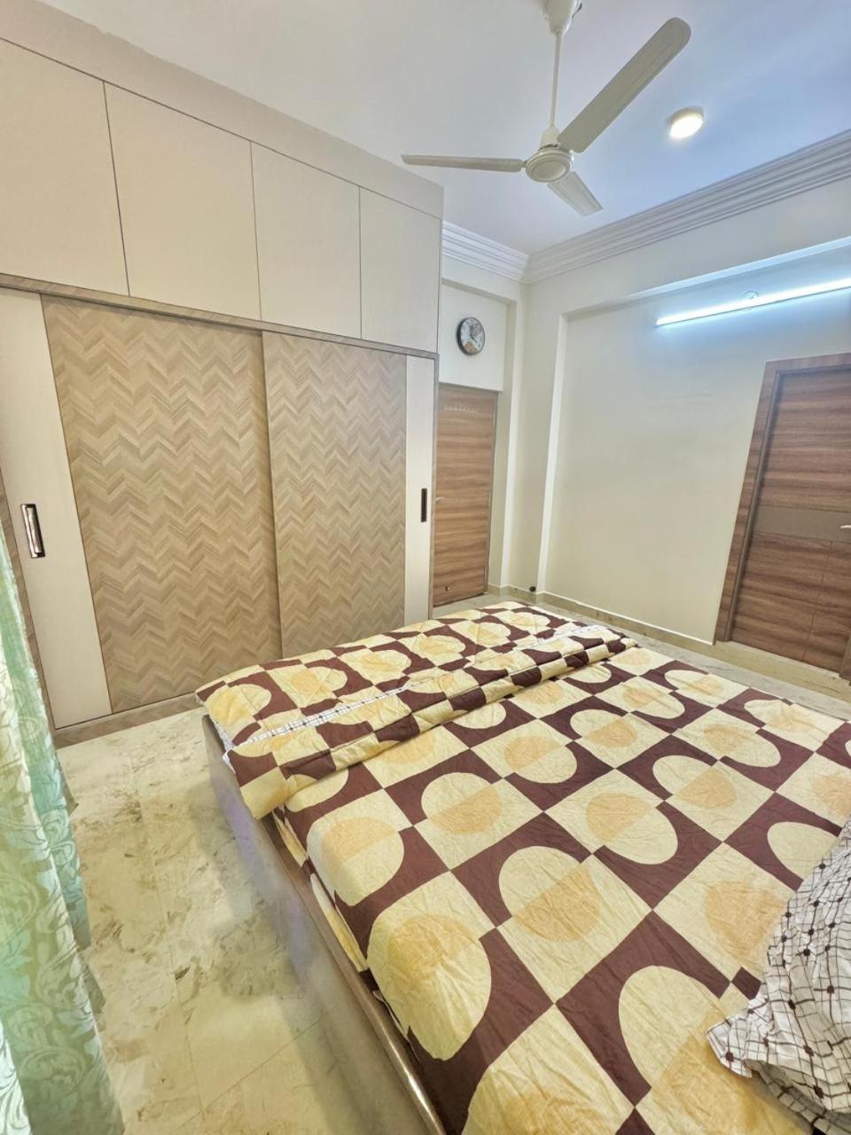 Apartment Dar E Noor