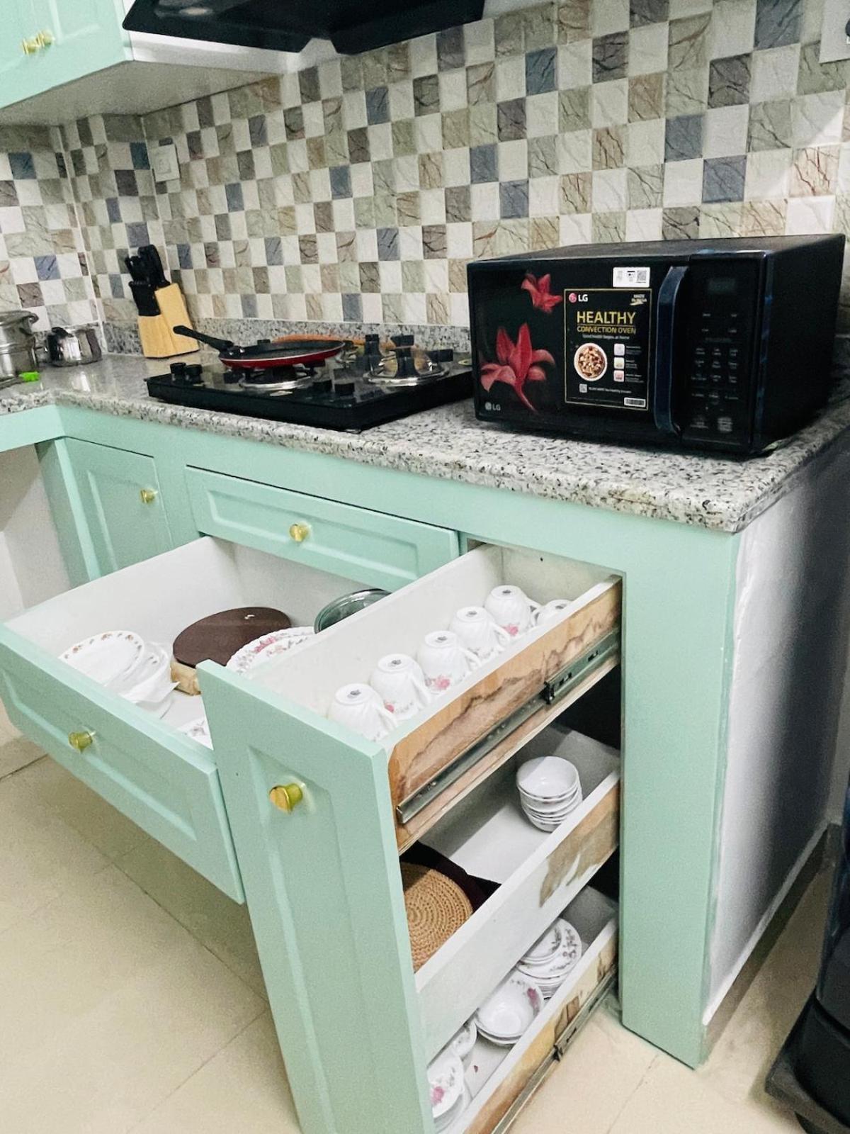 Luxurious 2 Bedroom Flat Near Airport *