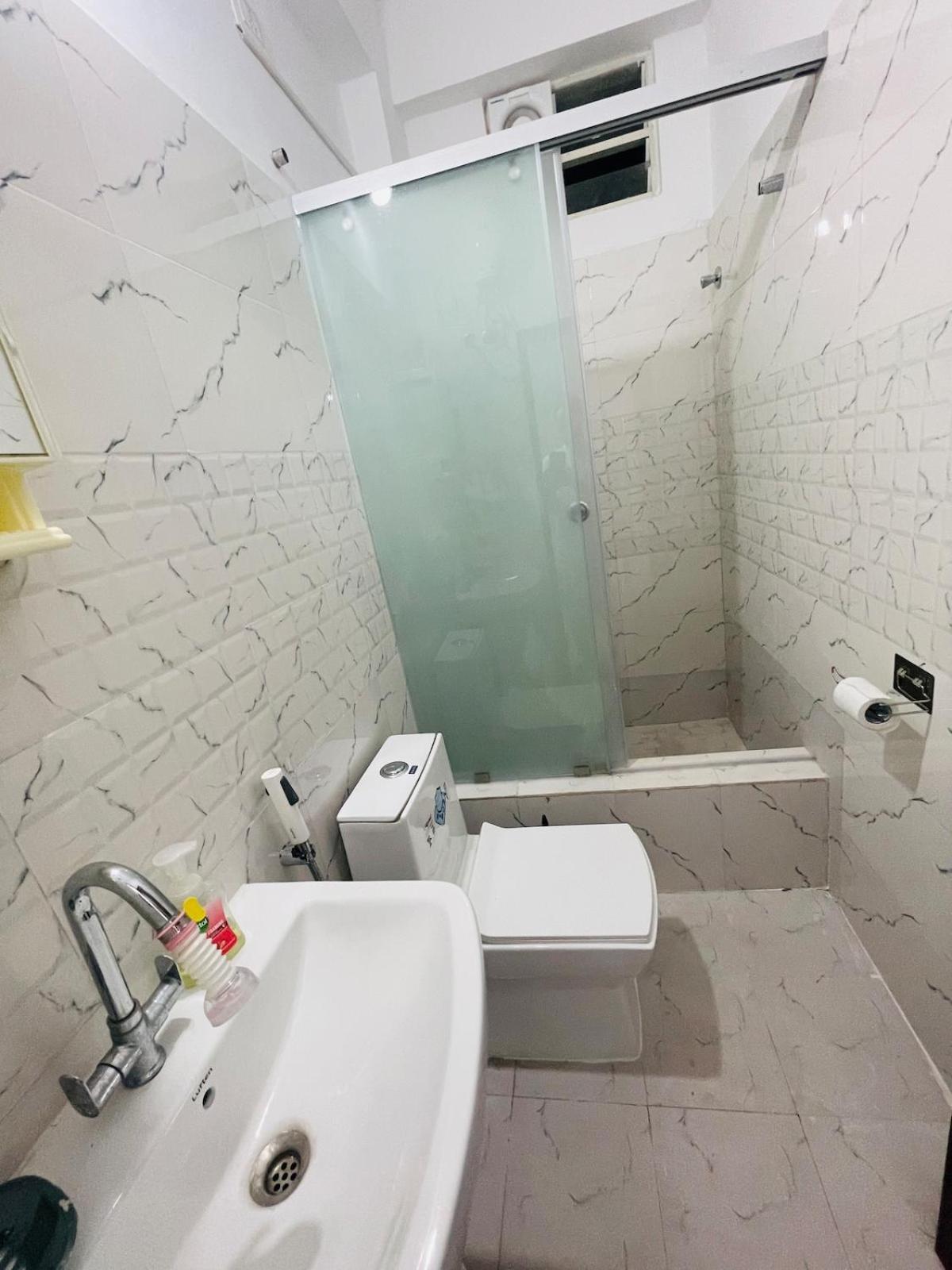 Luxurious 2 Bedroom Flat Near Airport *