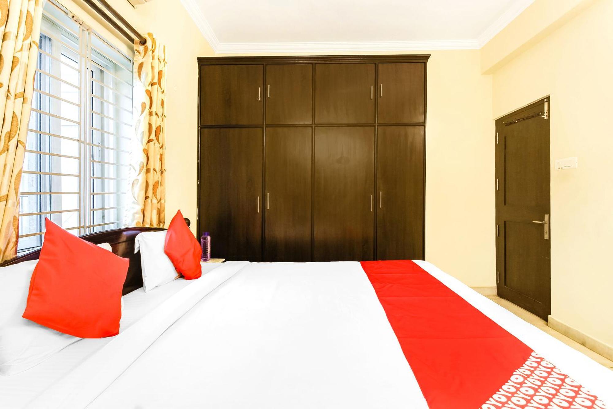 Townhouse Sri Nirvana * Madhapur