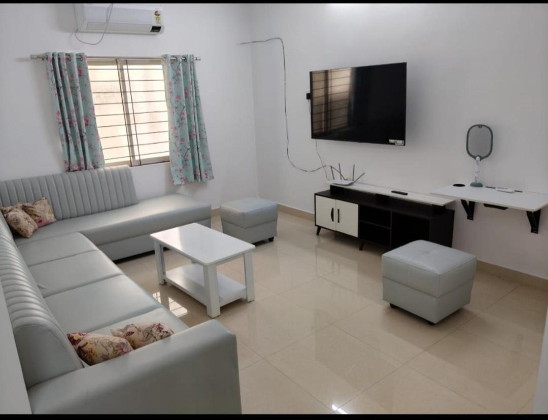2bhk Kangaroo Heights *