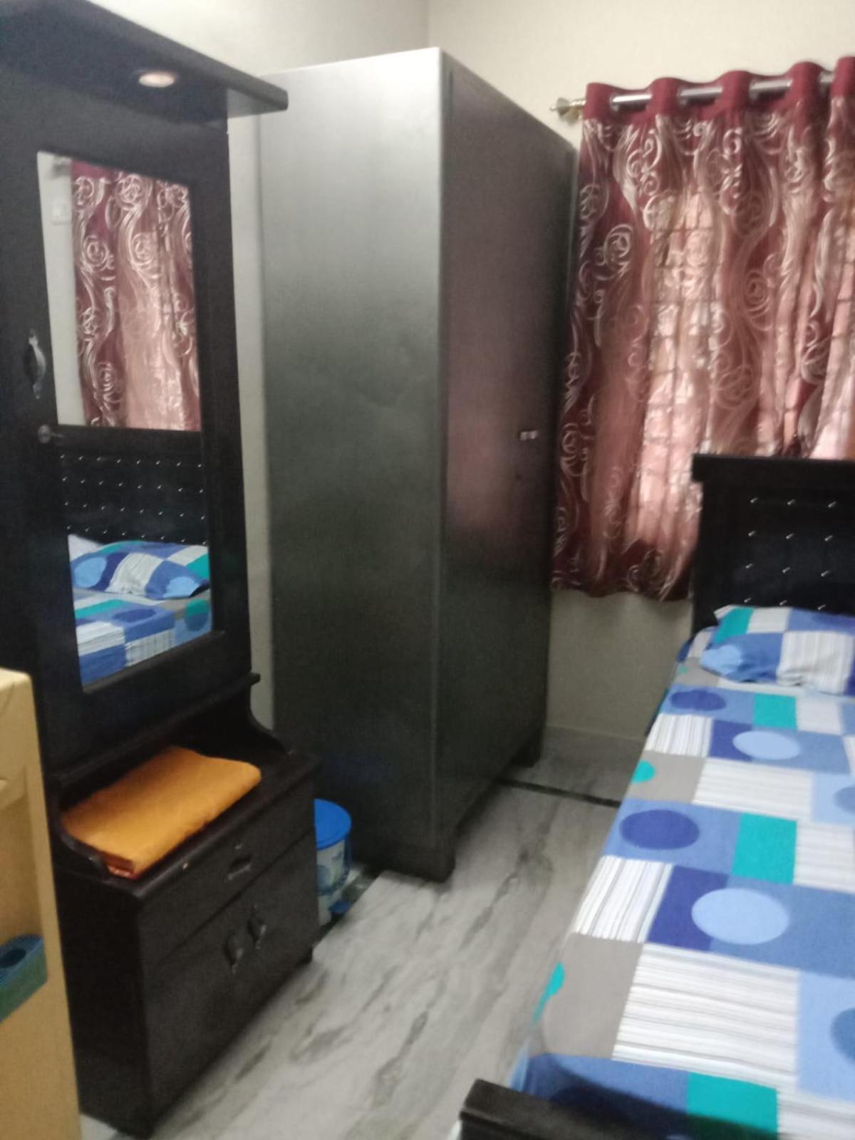 King Size Bed With Toilet Homestay *