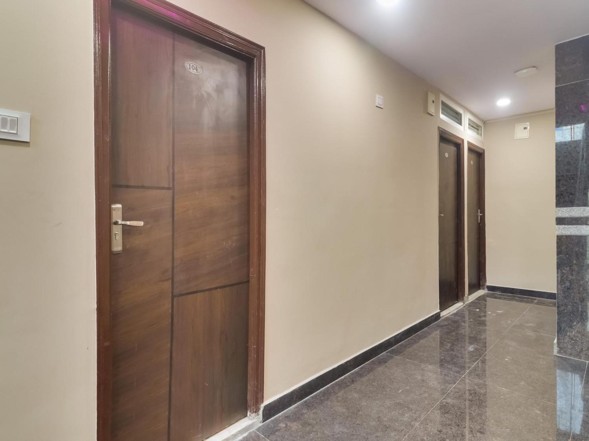O Red Stone Hotel 4*