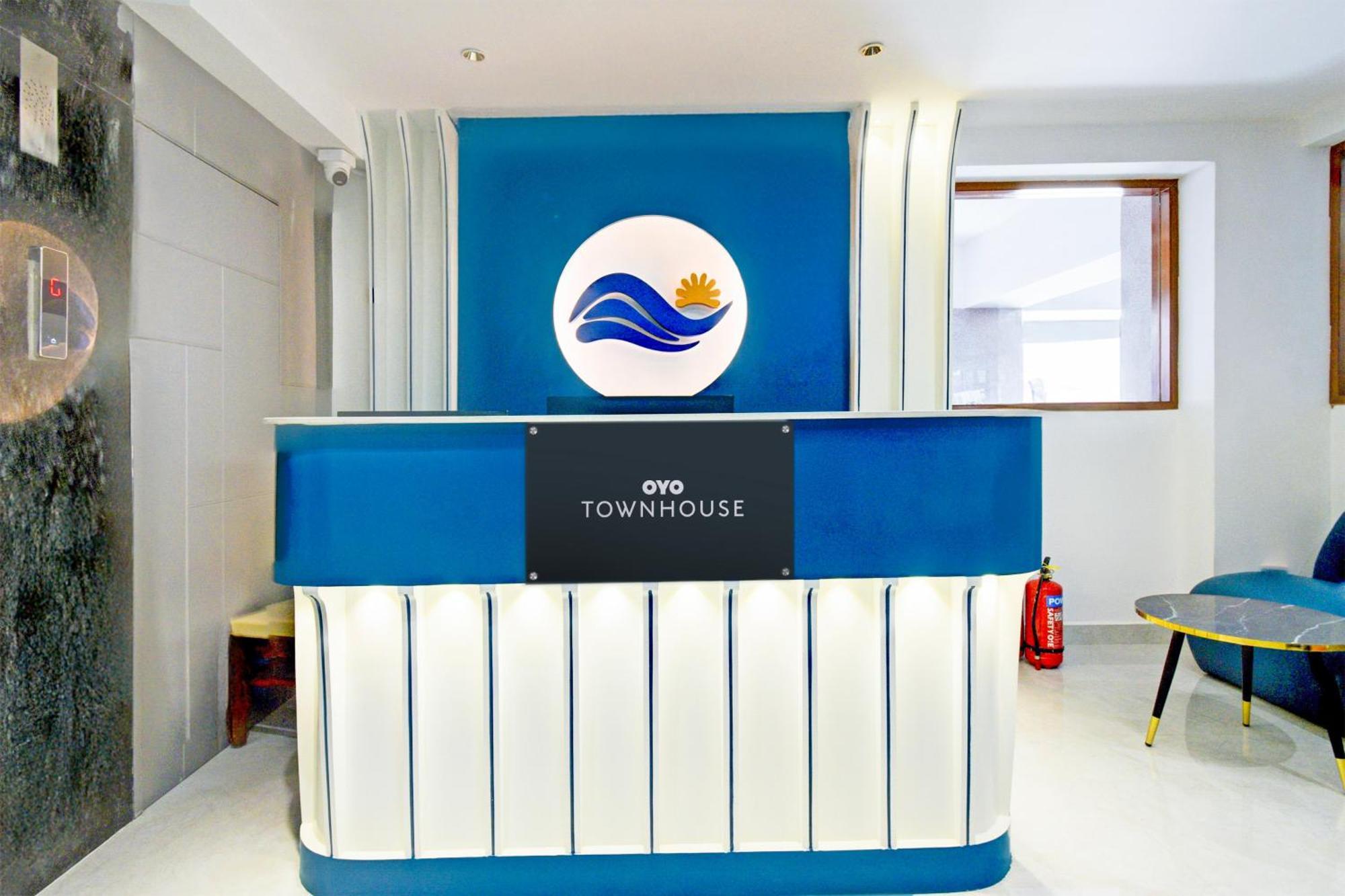 Super Townhouse Aarav Business 4*