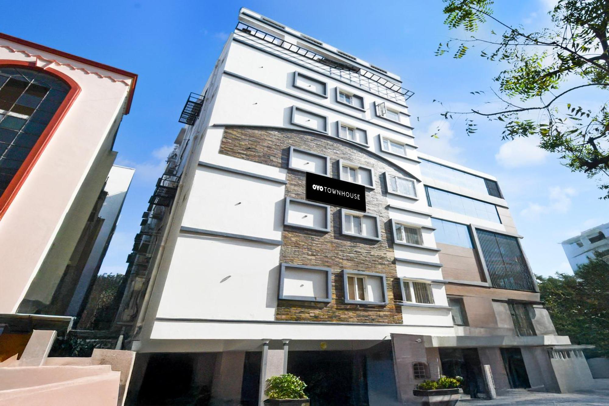 Hotel Super Townhouse Aarav Business