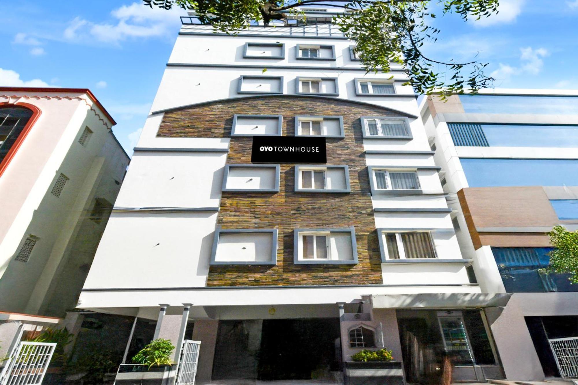 Hotel Super Townhouse Aarav Business Hyderabad