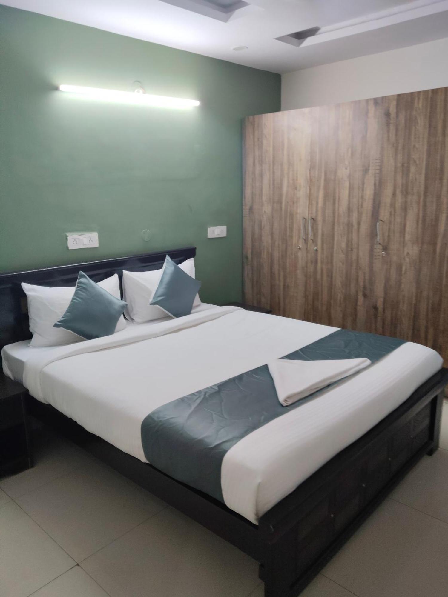 Hack N Sleep Living 3*