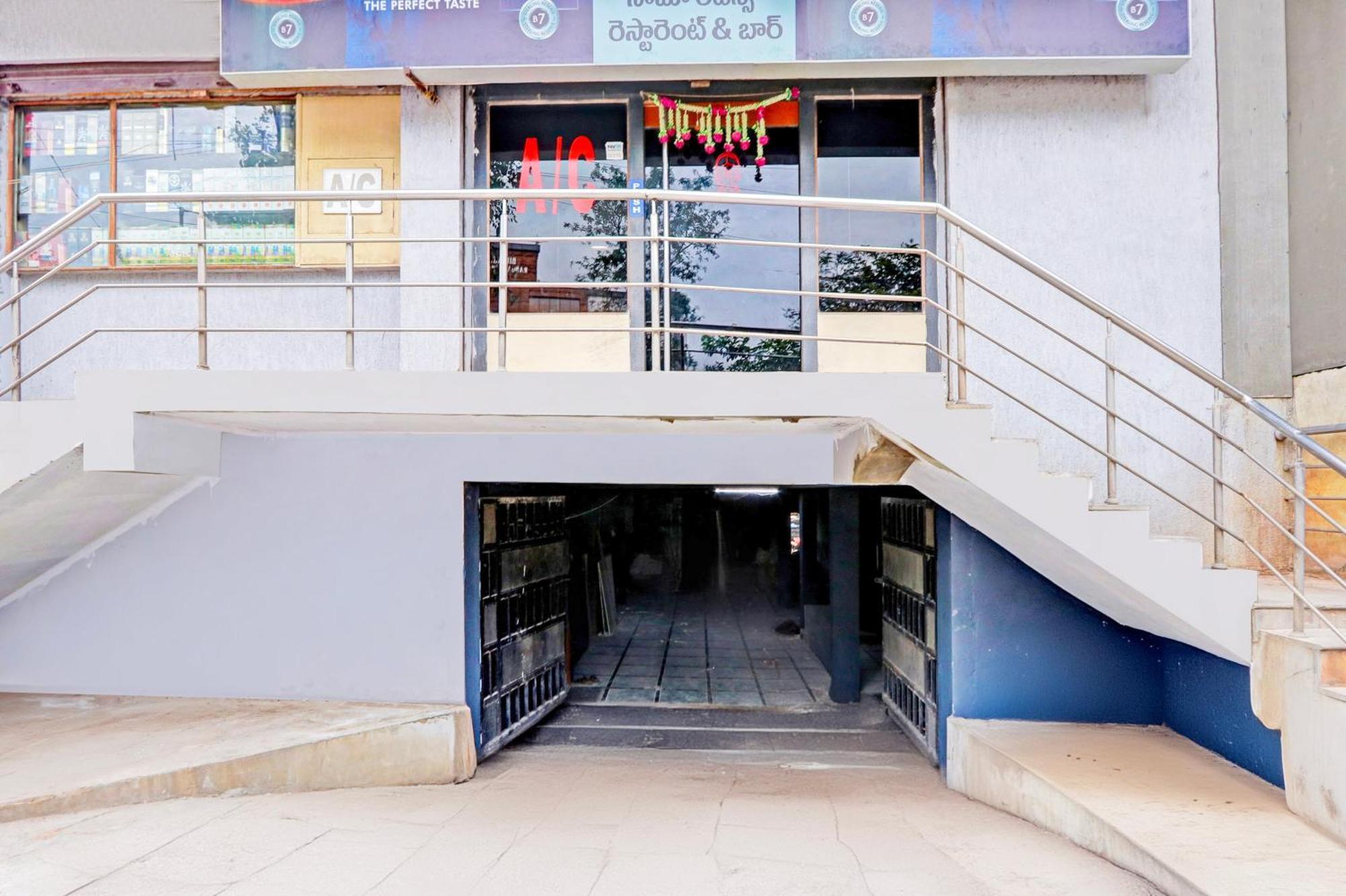 O Ragas Hotel