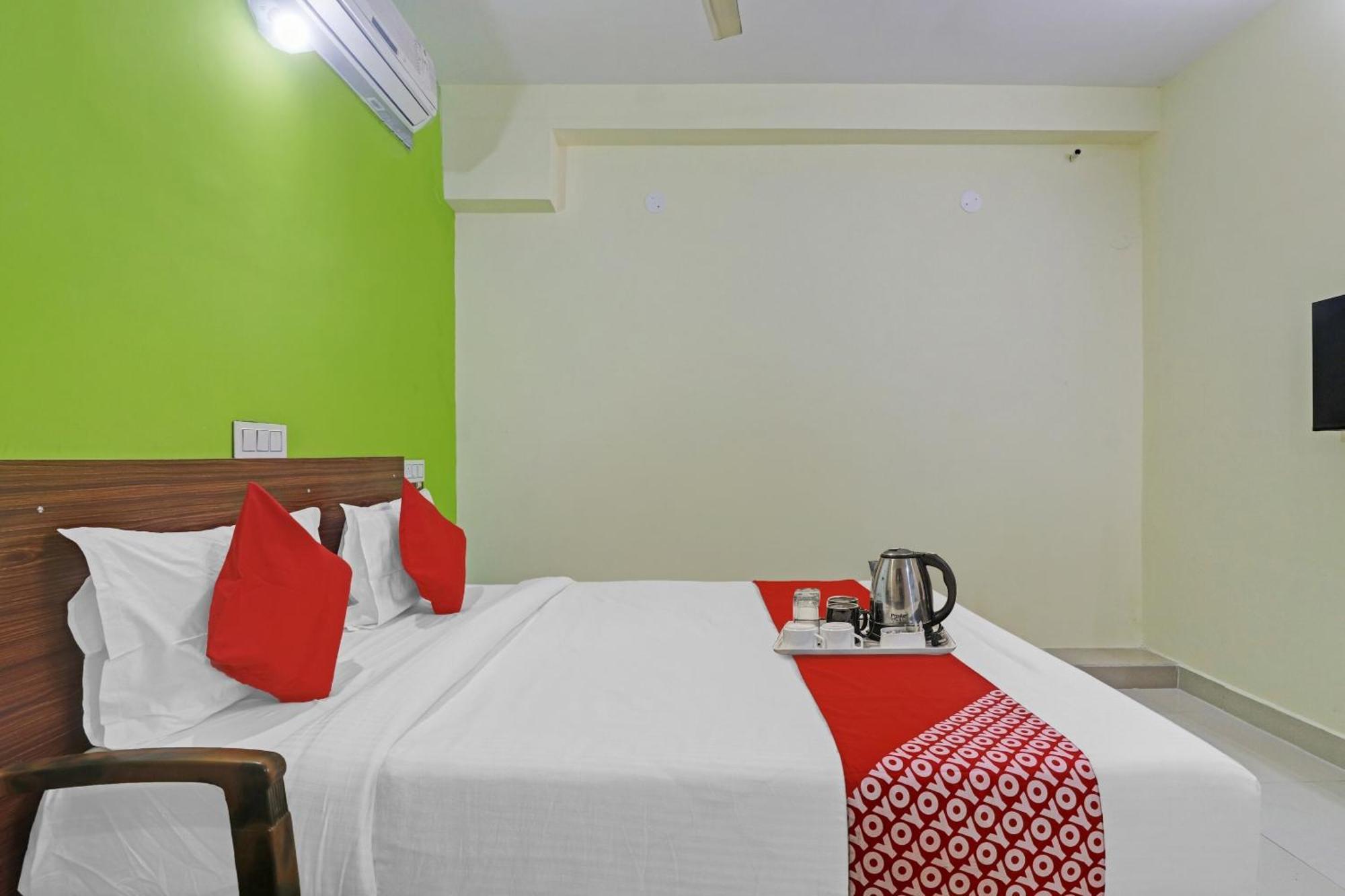 Hotel Super O Dk Reddy Square