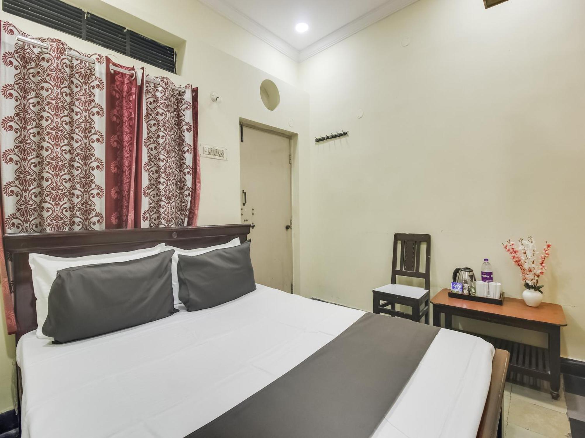 O Sri Gopi Mini Near Erragadda Metro Station Hotel