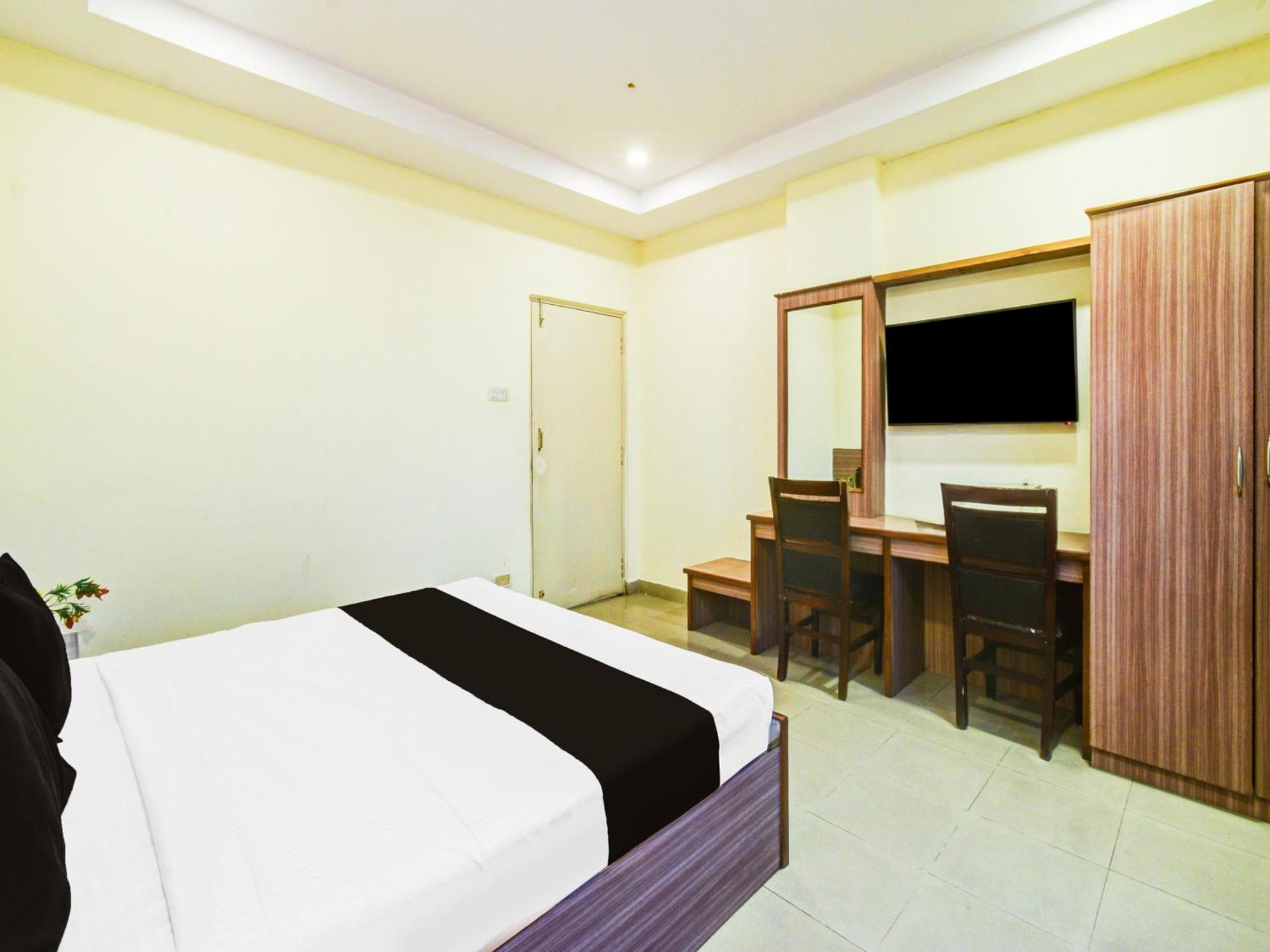 Hotel Super Townhouse Red Hills Lakdikapul Formerly Sitara Grand 3*