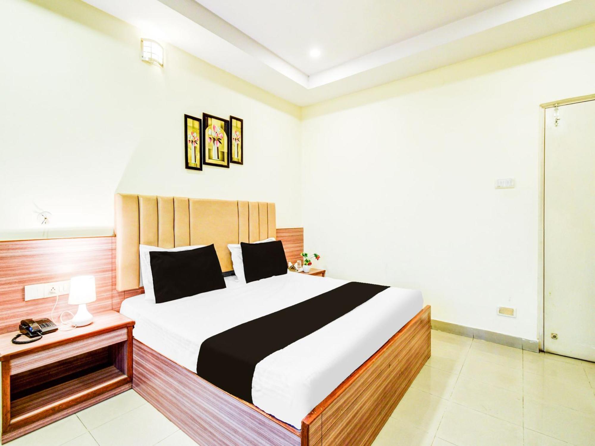Super Townhouse Red Hills Lakdikapul Formerly Sitara Grand Hotel