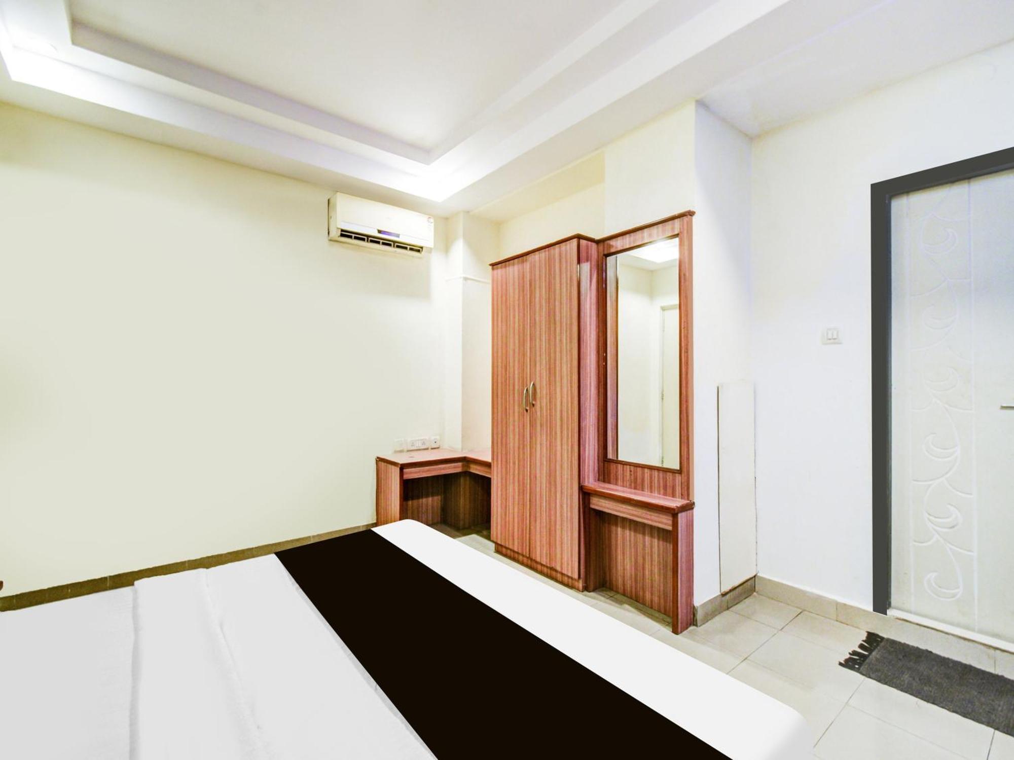 Super Townhouse Red Hills Lakdikapul Formerly Sitara Grand