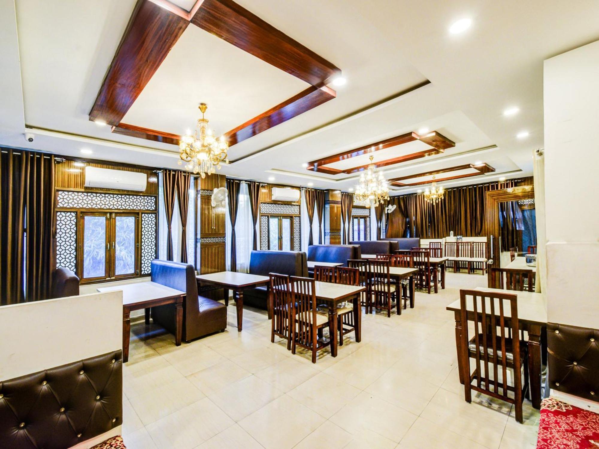 Super Townhouse Red Hills Lakdikapul Formerly Sitara Grand 3*