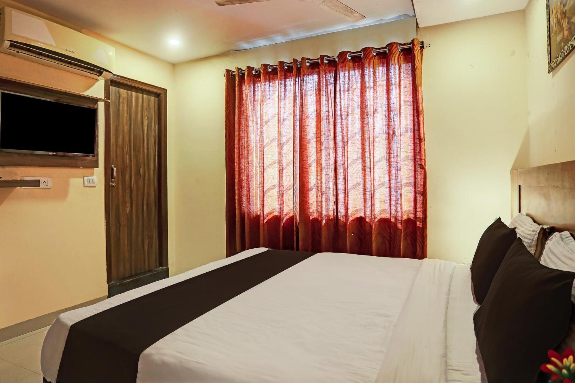 Super O Vaishnavi Hotel