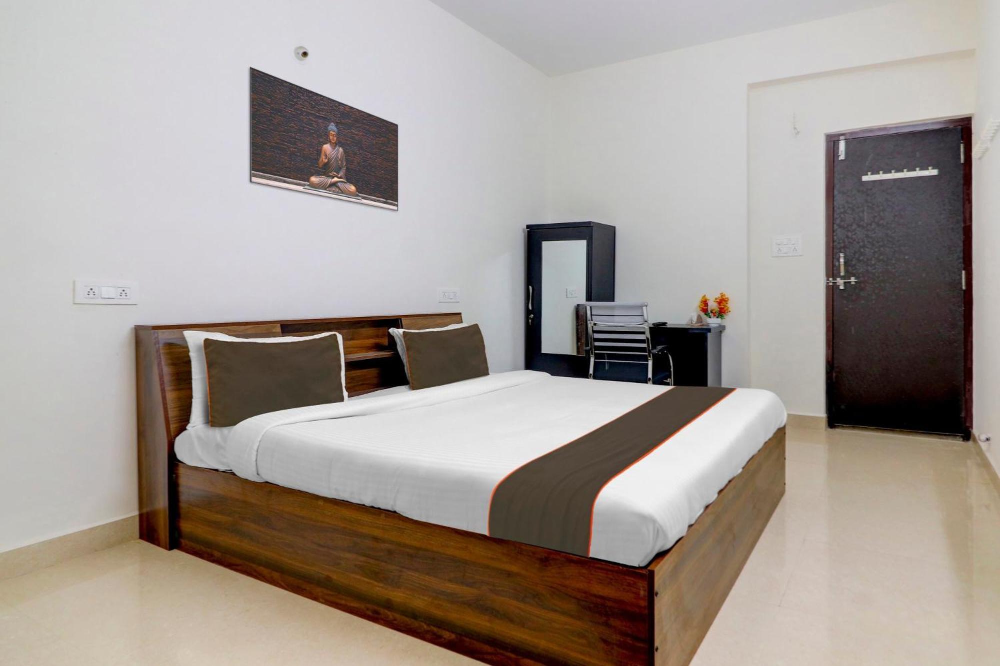 Hotel Capital O S V Residency Nalagandla 3*