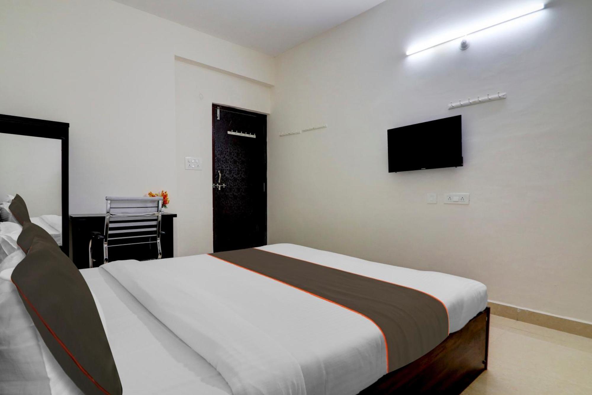 Hotel Capital O S V Residency Nalagandla 3*