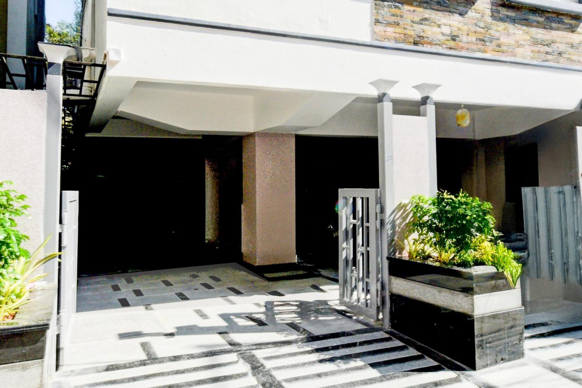 Super Townhouse Aarav Business