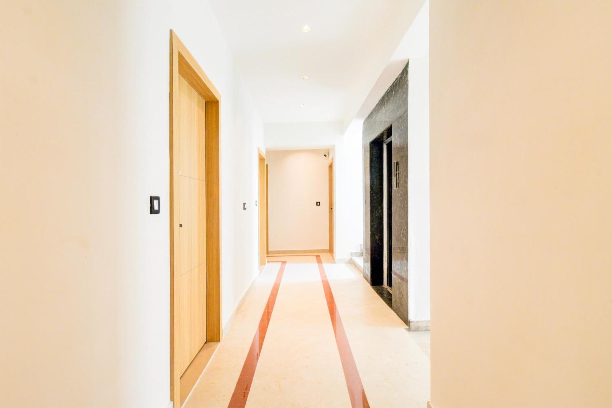 Hotel Super Townhouse Aarav Business