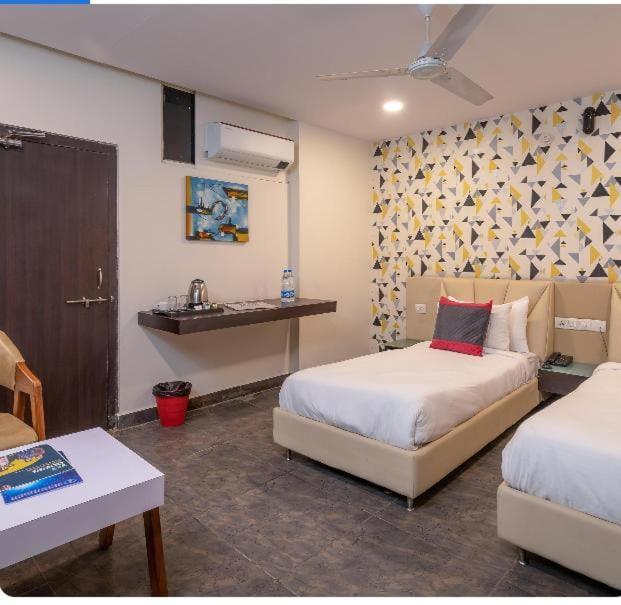 Blossoms Abhi Residency- Opp Hitex Charminar Arch Hotel Hyderabad