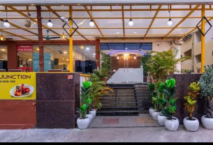 Blossoms Abhi Residency- Opp Hitex Charminar Arch