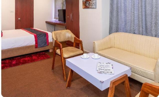 Blossoms Abhi Residency- Opp Hitex Charminar Arch Hyderabad
