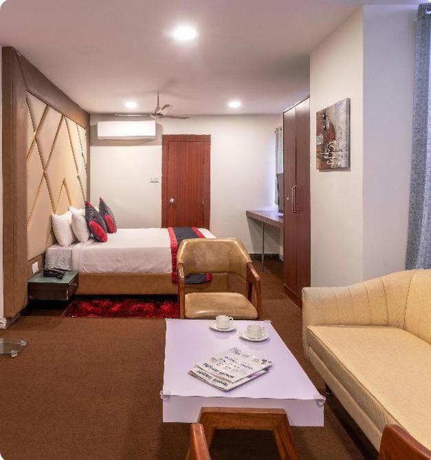 Blossoms Abhi Residency- Opp Hitex Charminar Arch Hotel 3*