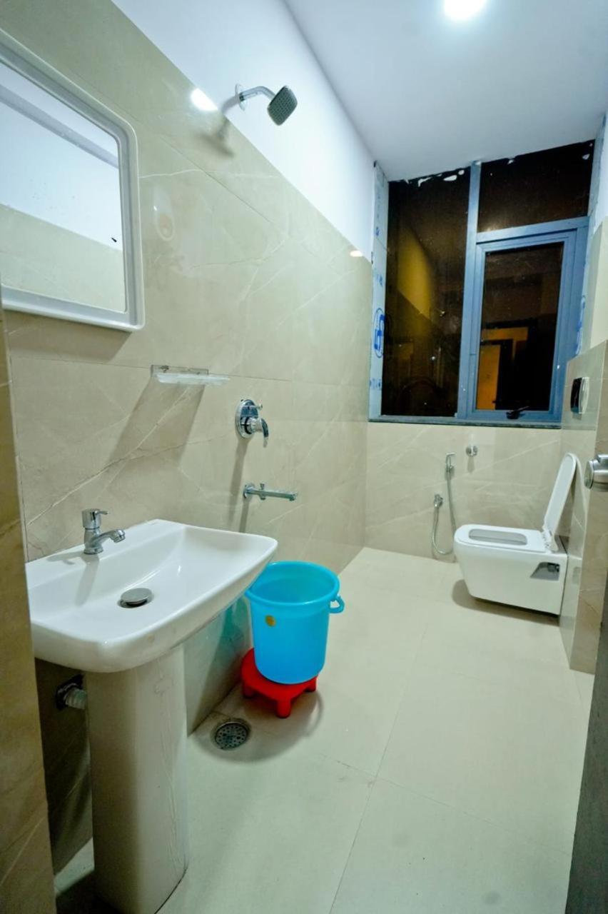 Blossoms M Hotel- Free Early Check In- Opp Hitex Charminar Arch Hotel 3*