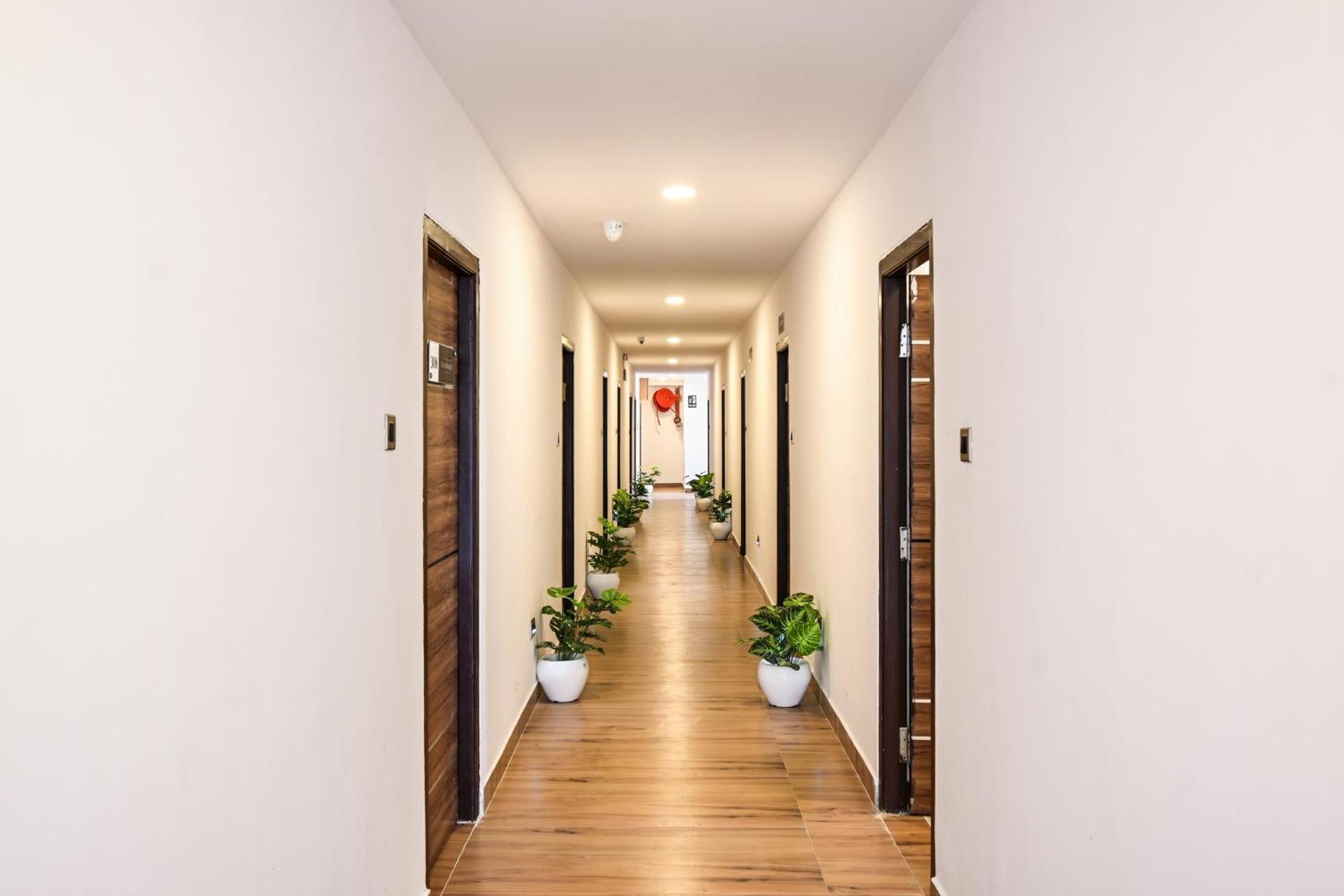 Super Townhouse De Alphabet Karmanghat Hotel