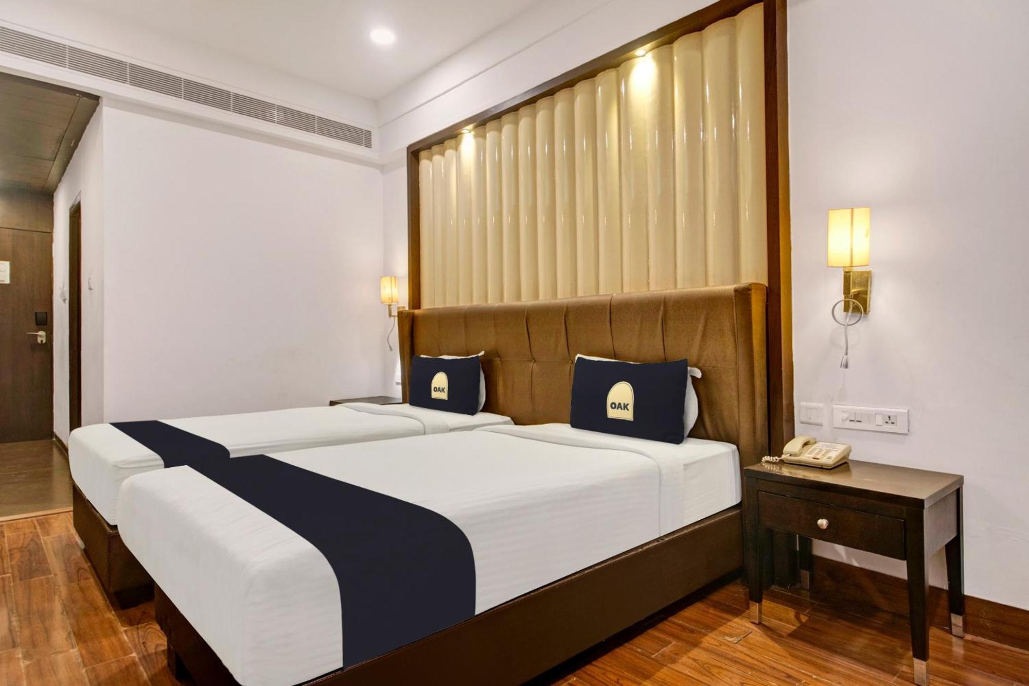 Capital O Grand Himayat Hotel