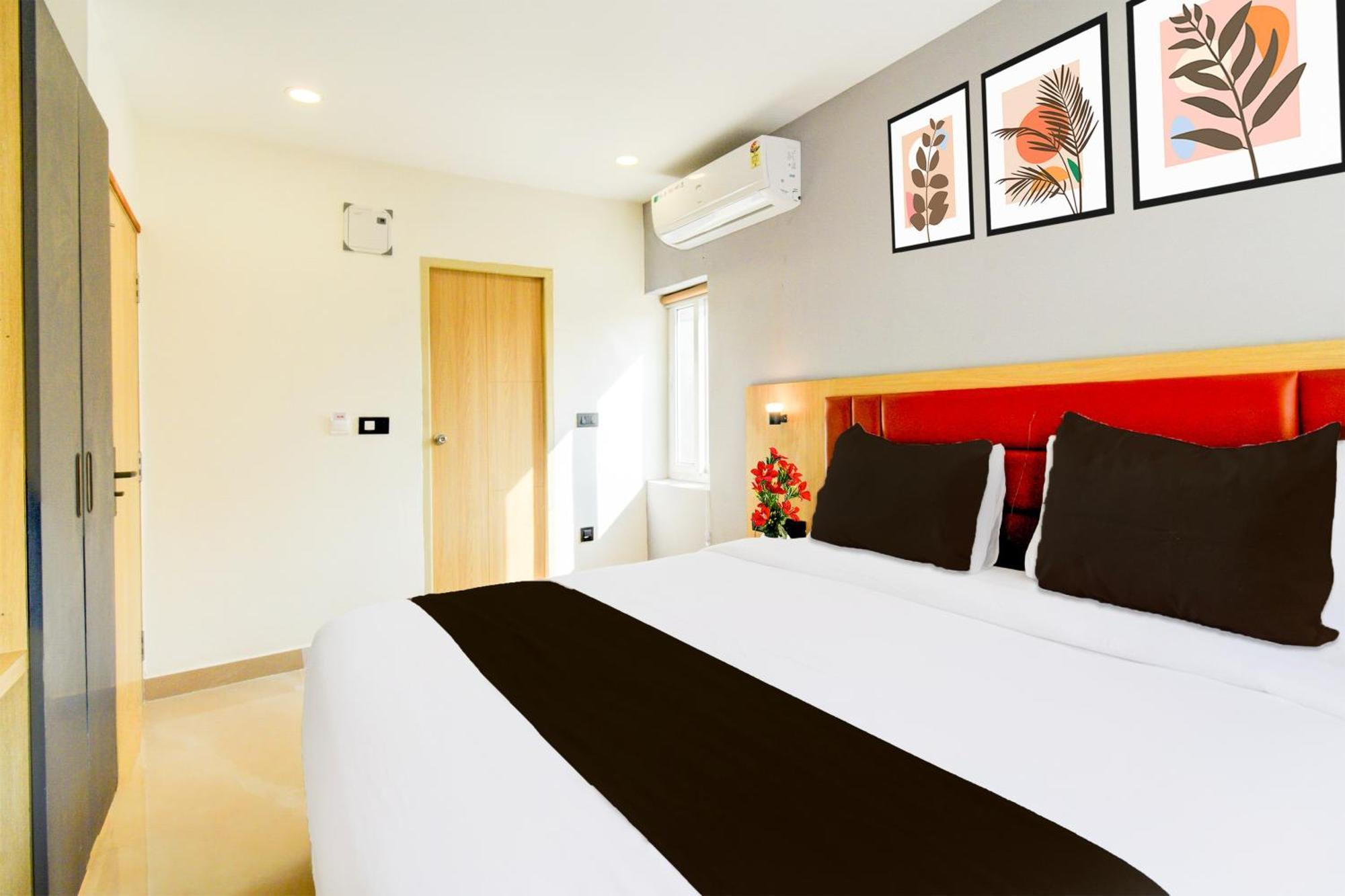Super Townhouse Aarav Business Hotel
