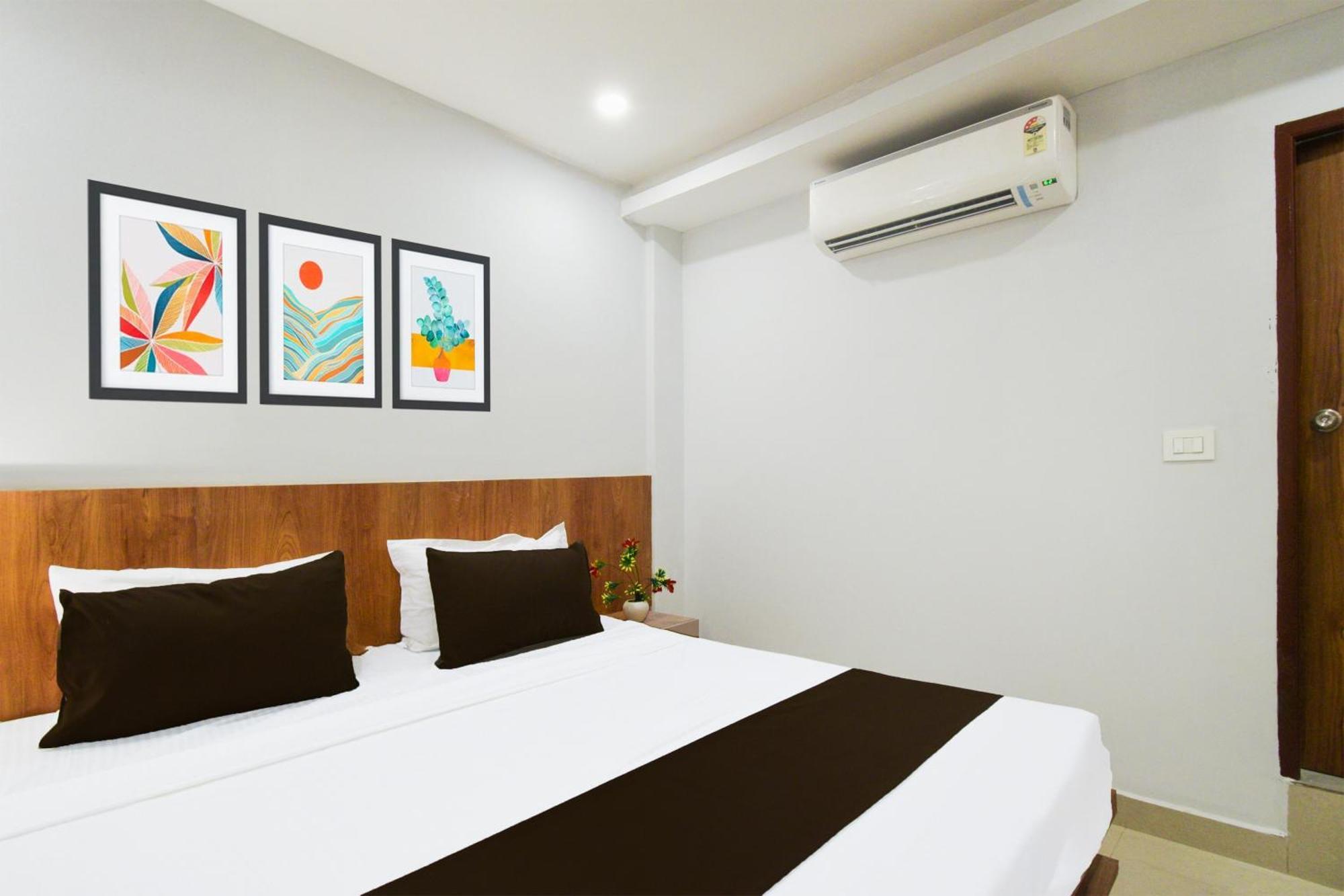 Hotel Super O Vaishnavi Residency 3*