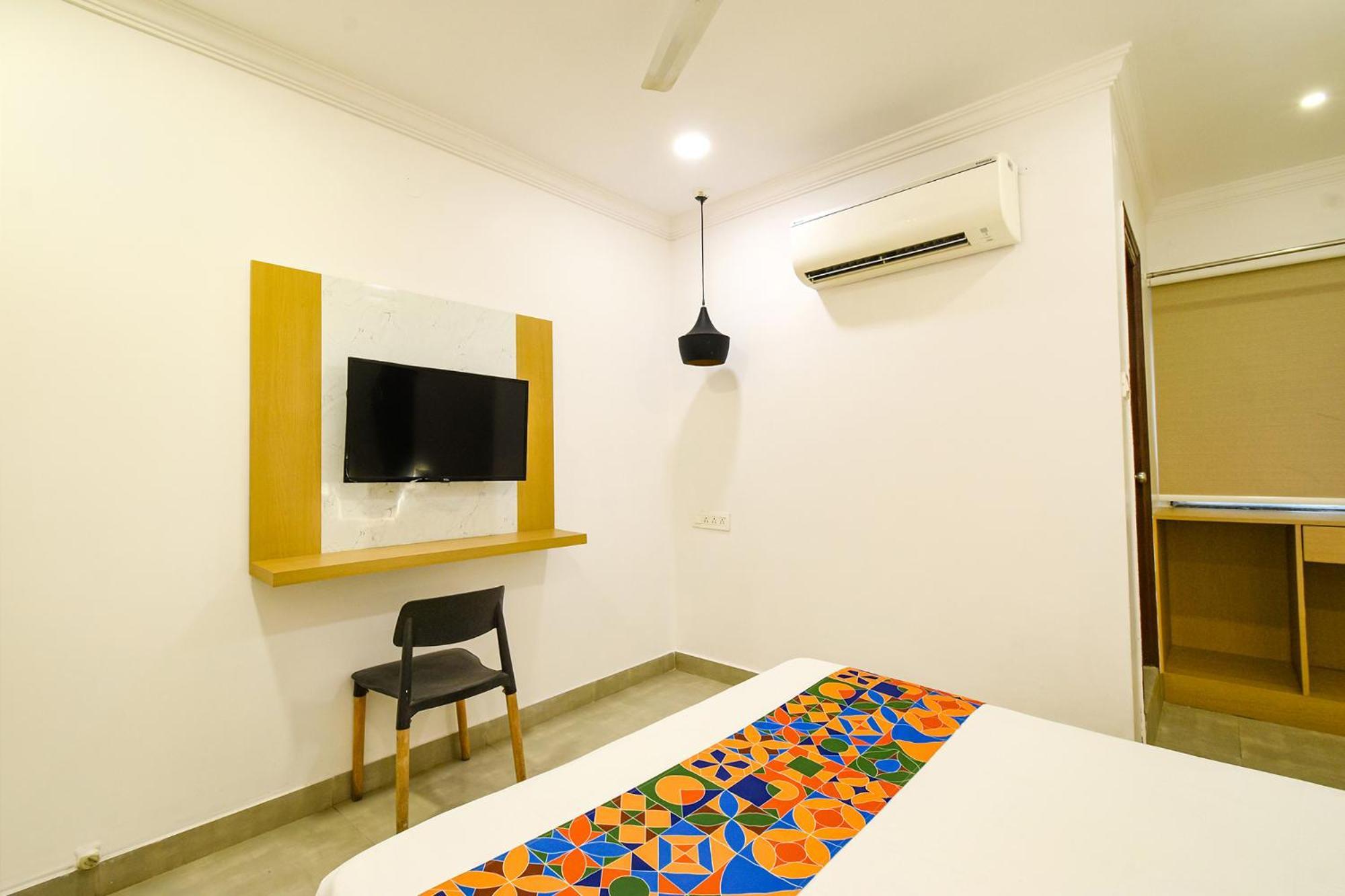 Fabhotel The Cinco Primera Hyderabad