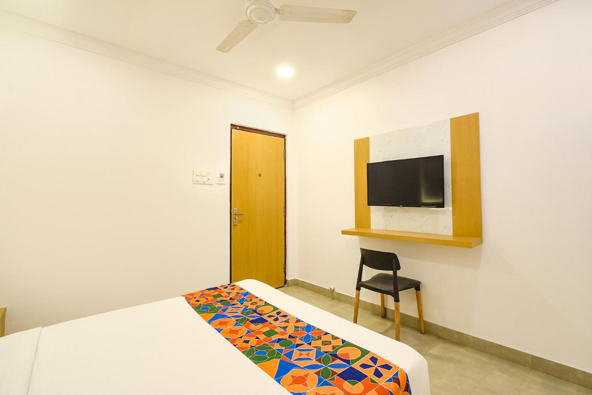 Hotel Fabhotel The Cinco Primera Hyderabad