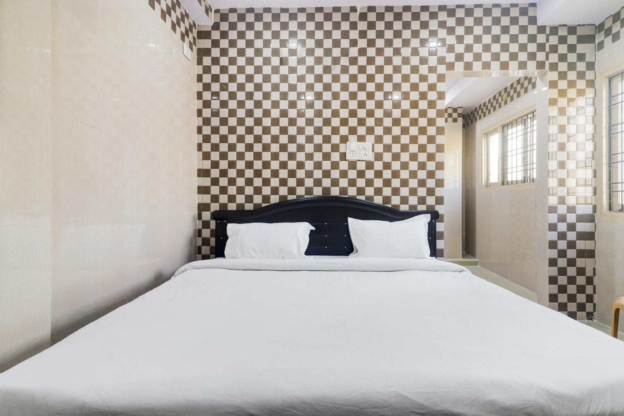 Hotel O Aroma Classic Near Nampally Railway Station Hyderabad