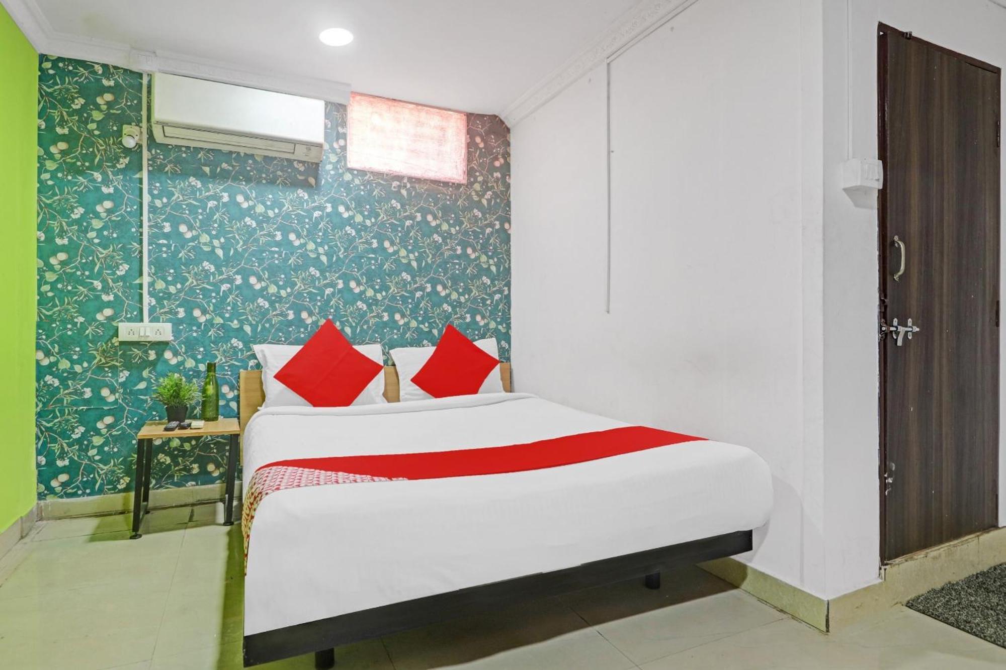 Hotel O New Lakeview Palace