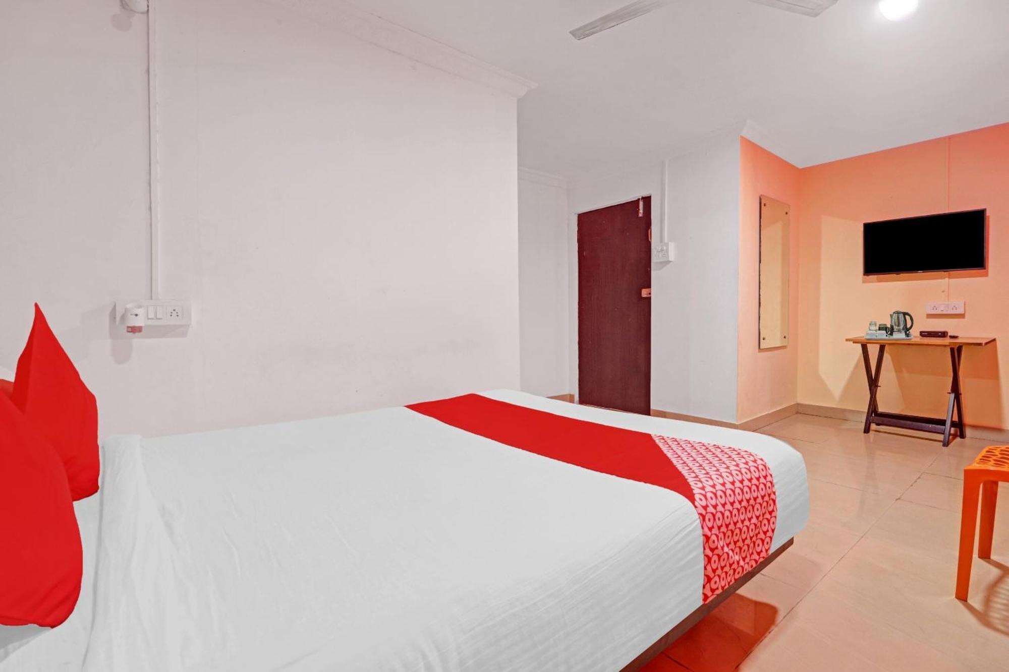 O New Lakeview Palace Hotel
