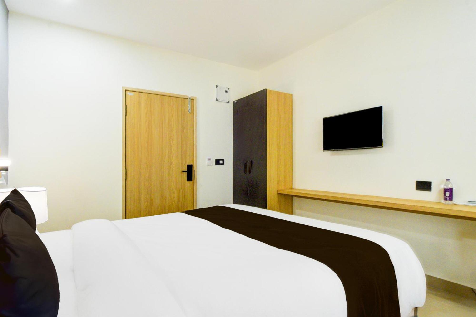 Hotel Super Townhouse Aarav Business Hyderabad