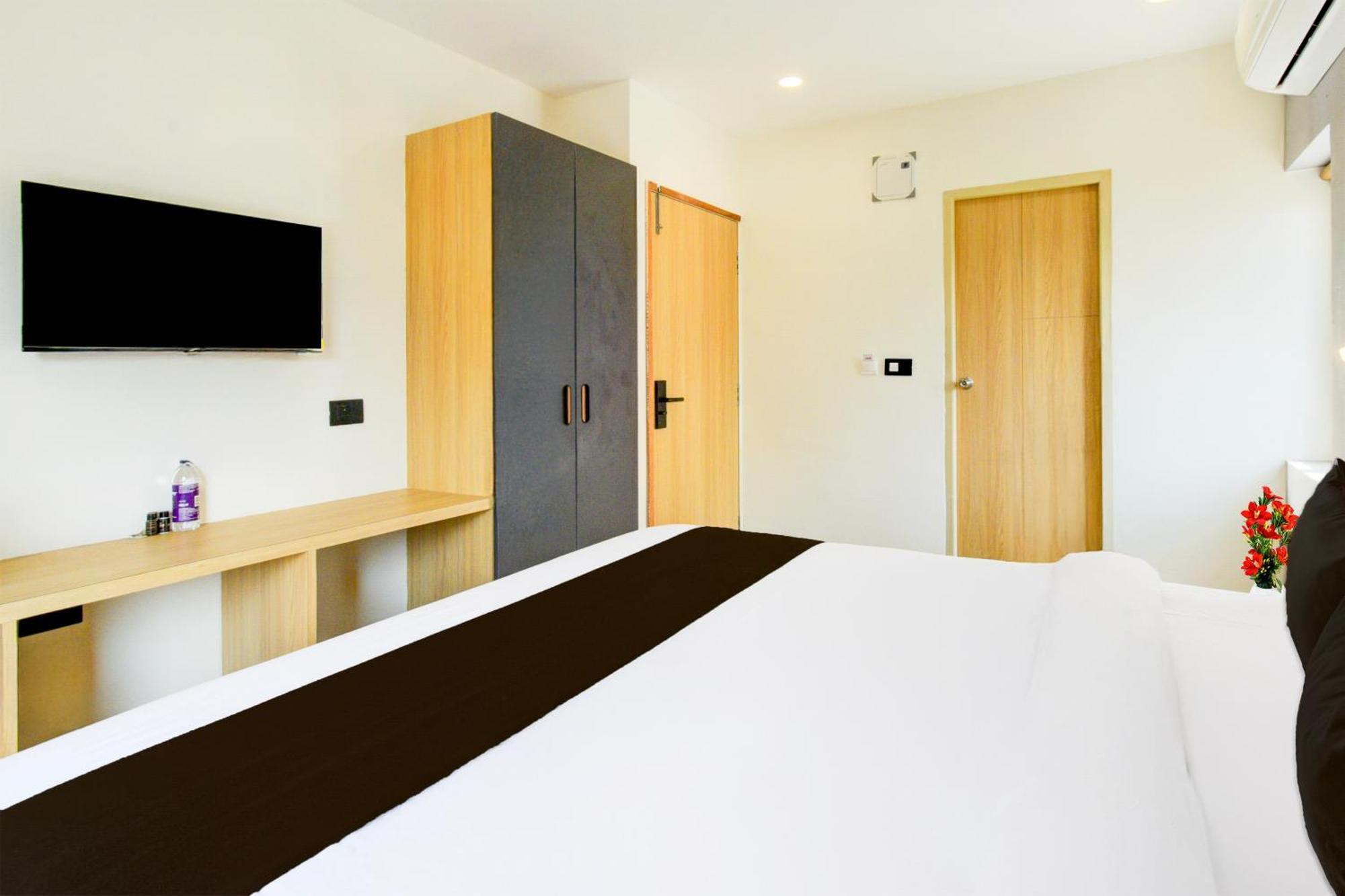Hotel Super Townhouse Aarav Business 4*