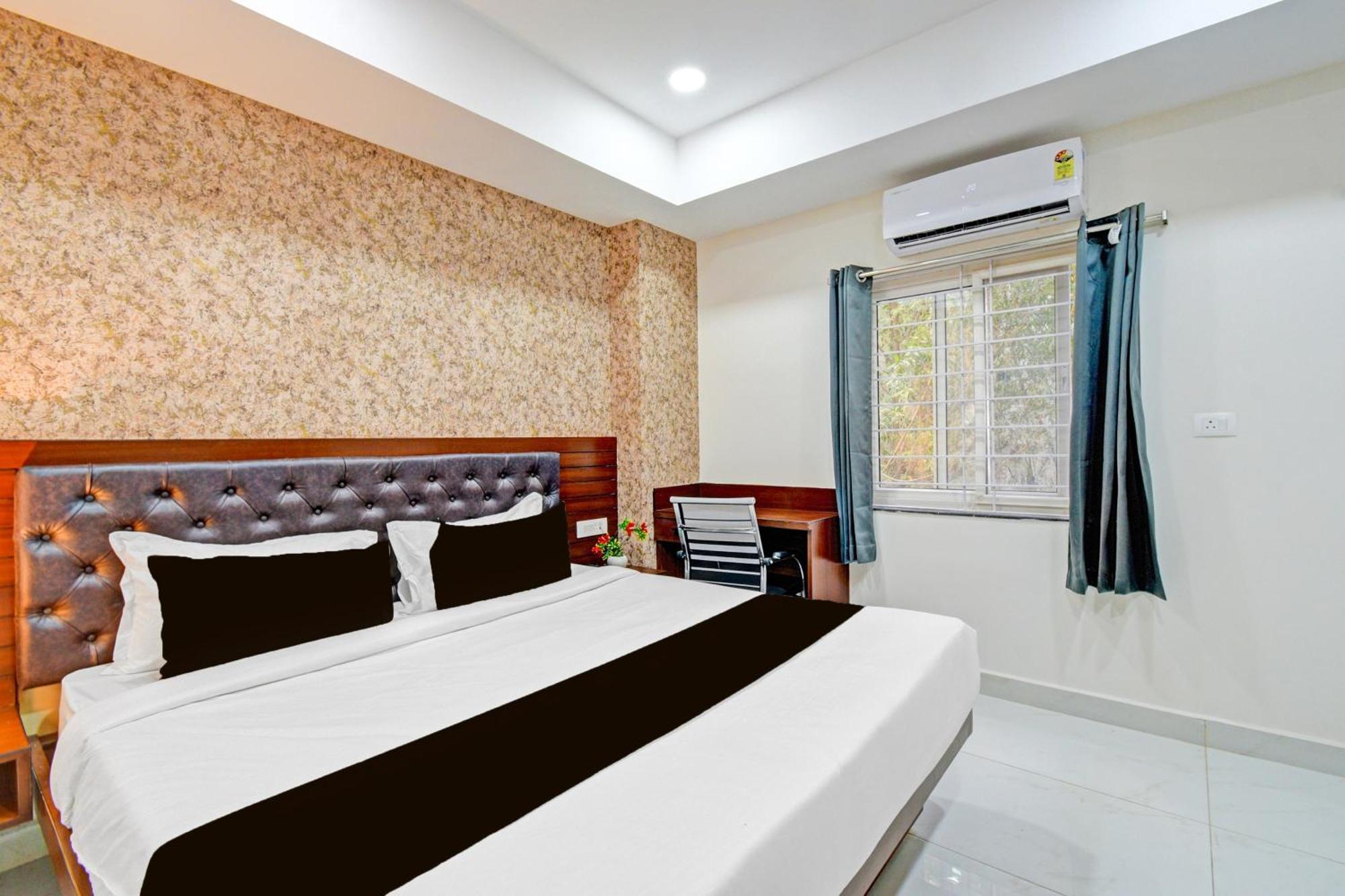 O Laura Hotel 3*