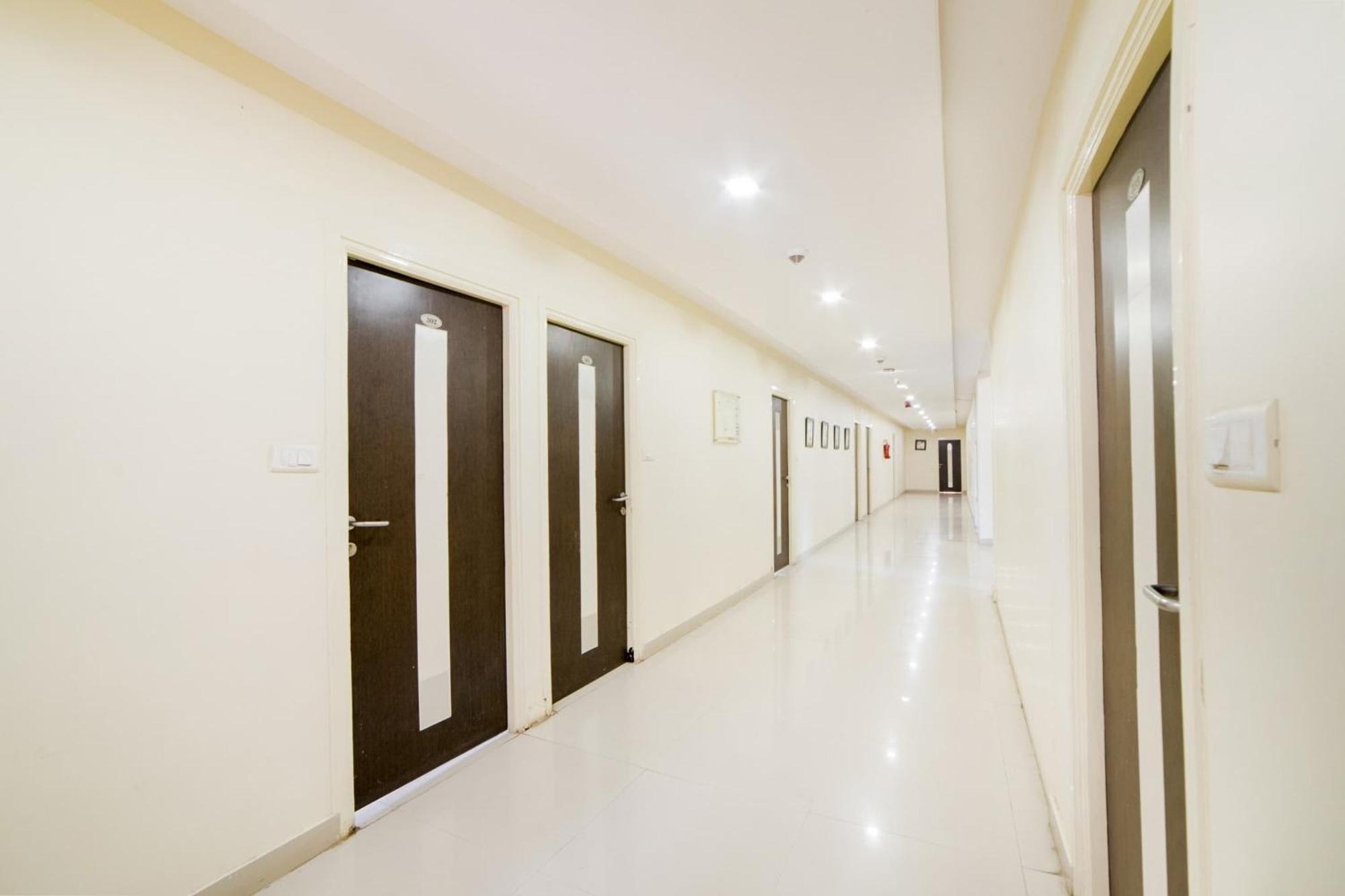 Super Capital O Raaga Grand Hotel Hyderabad