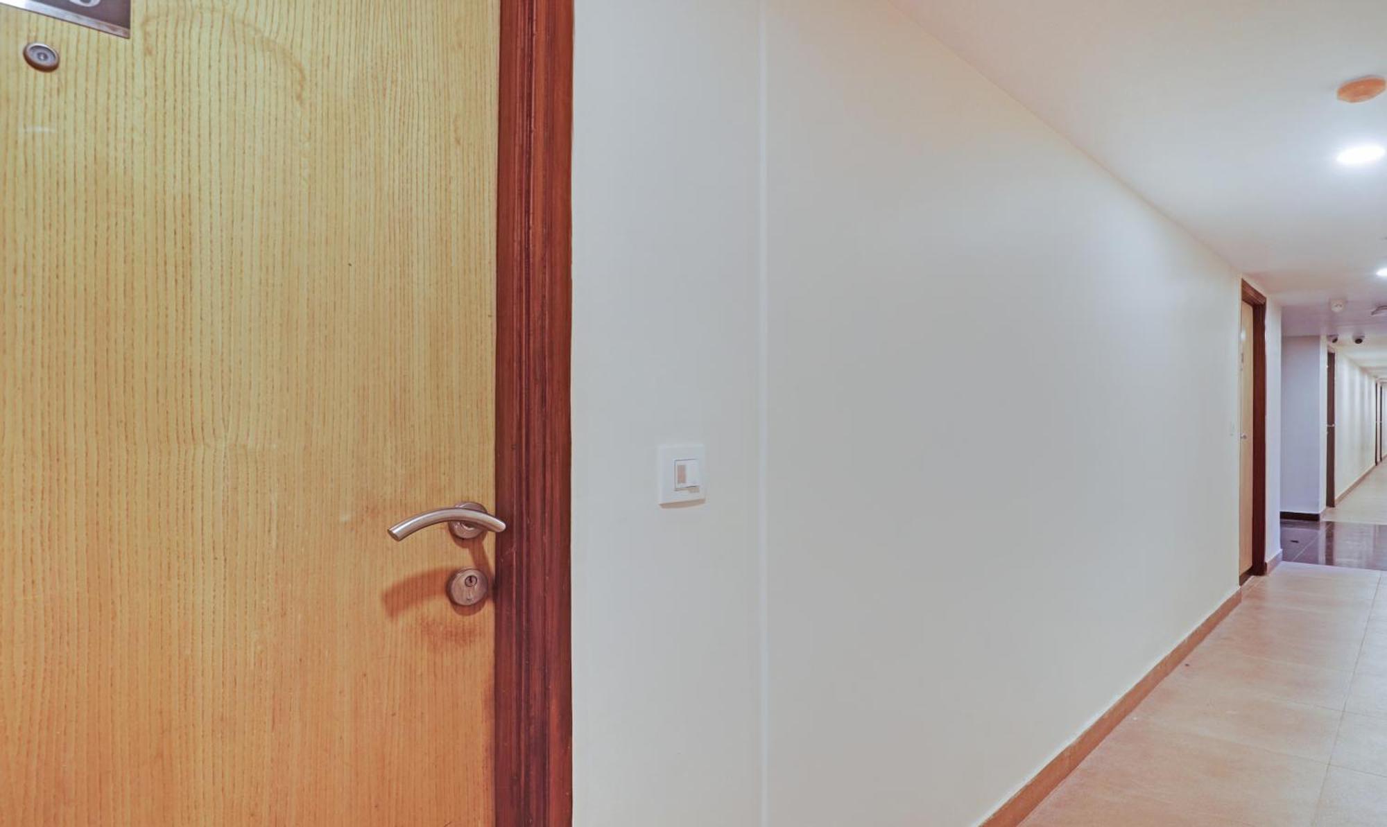 Treebo Premium Seven View Hotel 4*