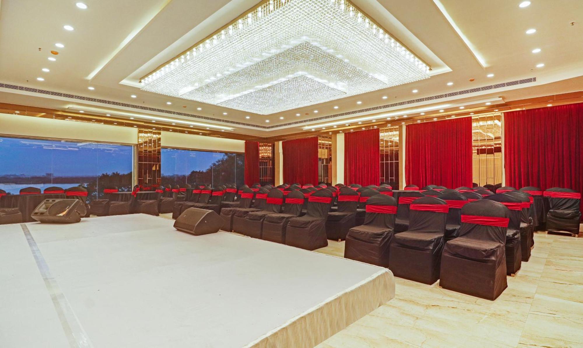 Treebo Premium Seven View 4* Hyderabad
