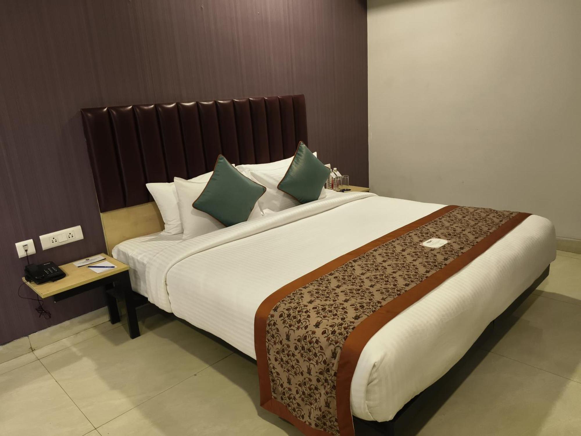 Aparthotel Grand Continent Kondapur *