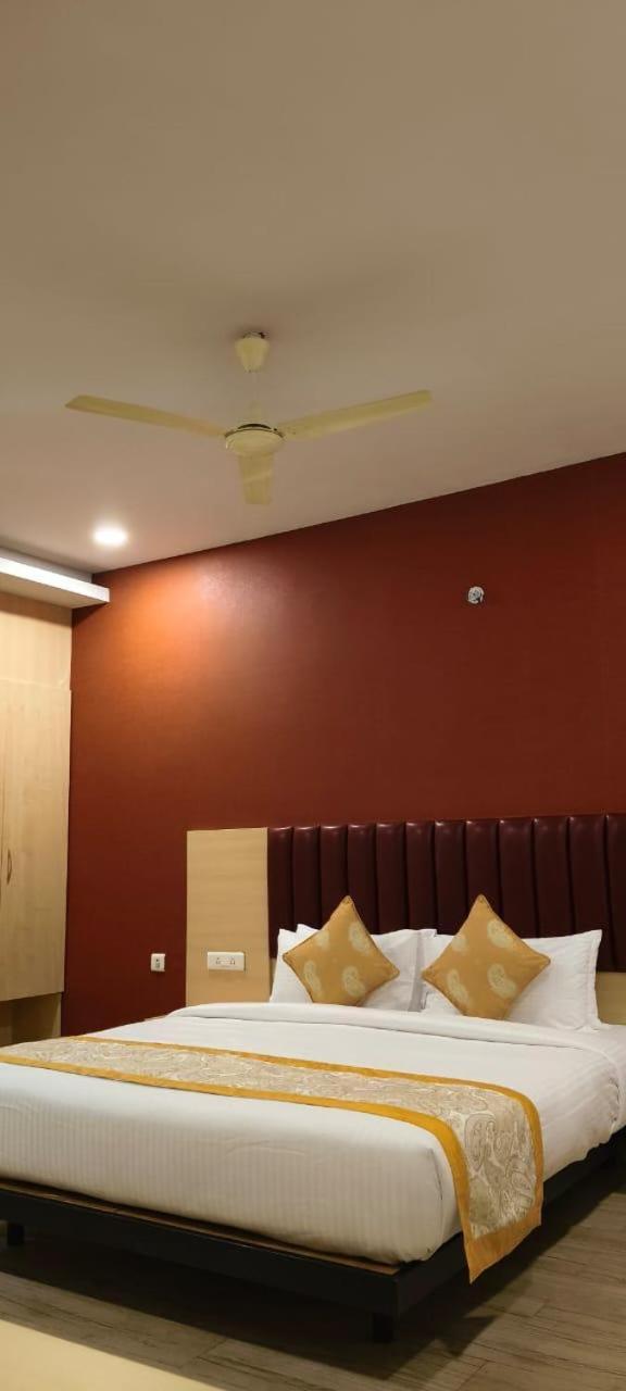 Grand Continent Kondapur