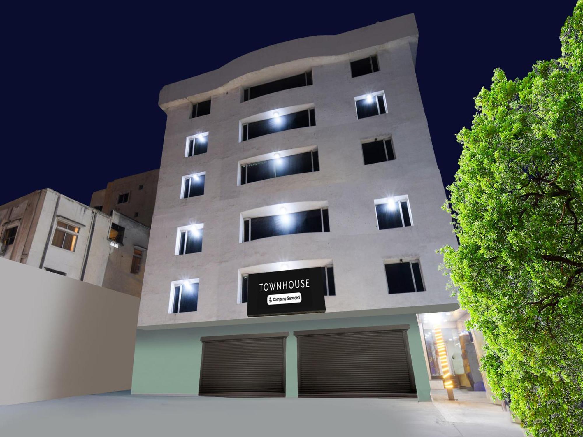Super Townhouse Red Hills Lakdikapul Formerly Sitara Grand 3* Hyderabad