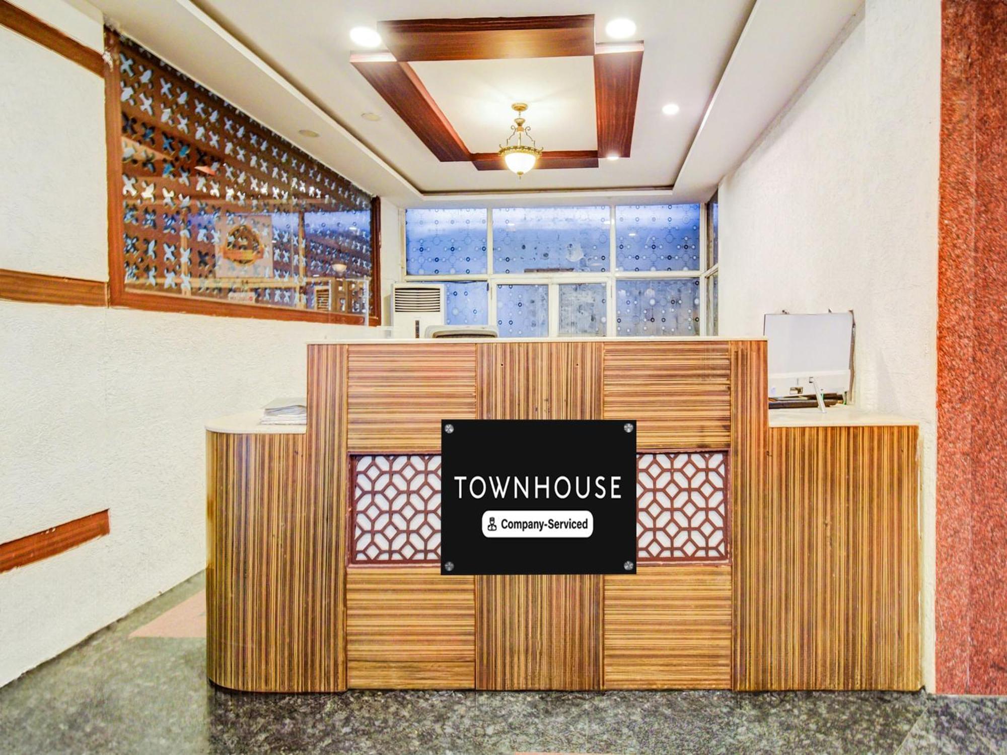 Super Townhouse Red Hills Lakdikapul Formerly Sitara Grand 3* Hyderabad