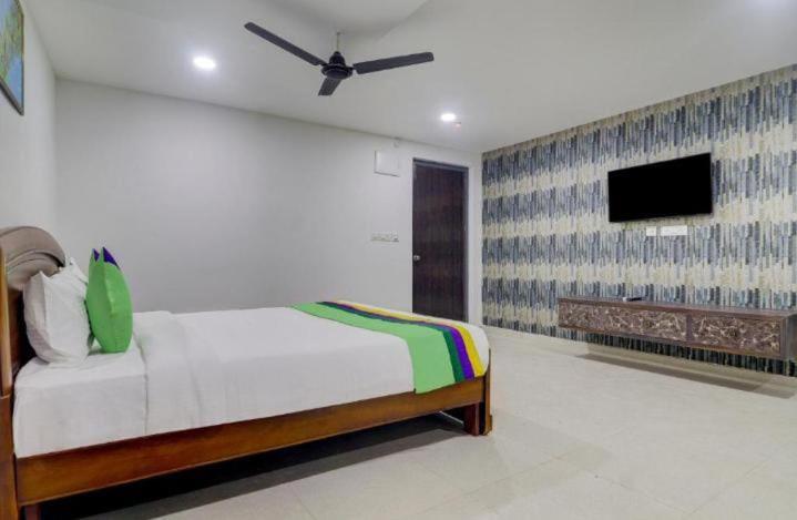 Blossom Destination Inn- Banjara Hills 3*