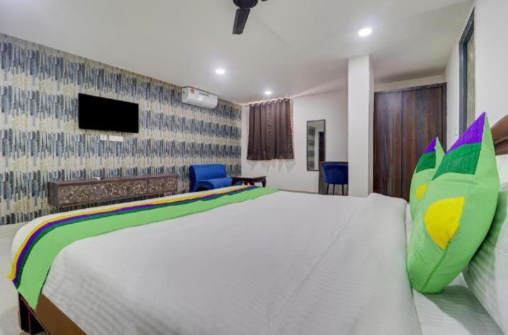 Blossom Destination Inn- Banjara Hills Hotel 3*